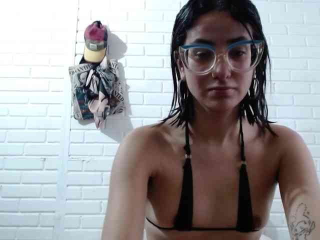 crystalstonee1 webcam