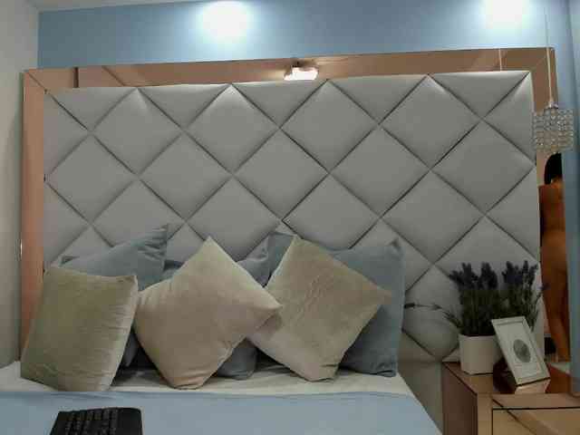 crystalstonee1 webcam
