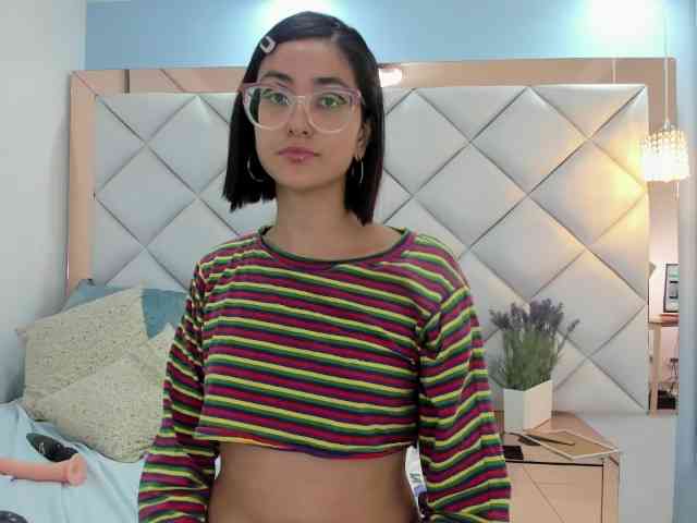 crystalstonee1 webcam