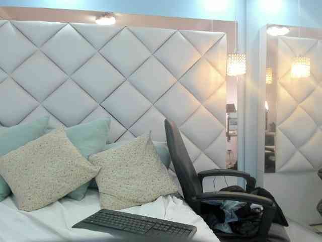crystalstonee1 webcam