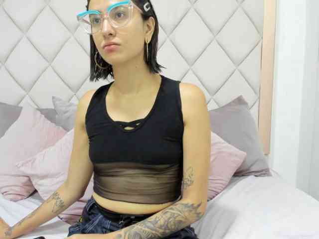 crystalstonee1 webcam