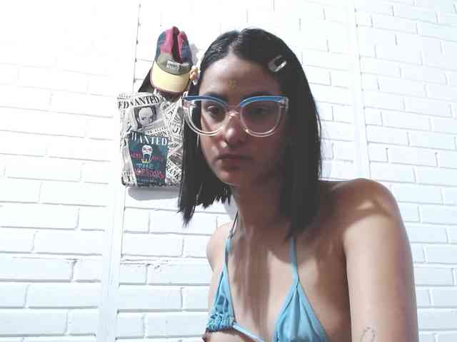 crystalstonee1 webcam