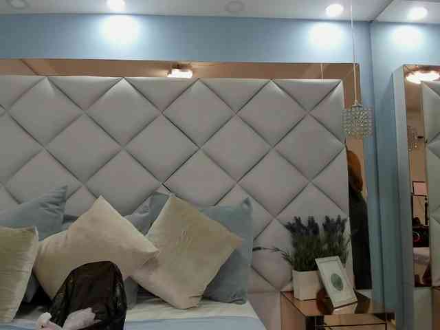 crystalstonee1 webcam