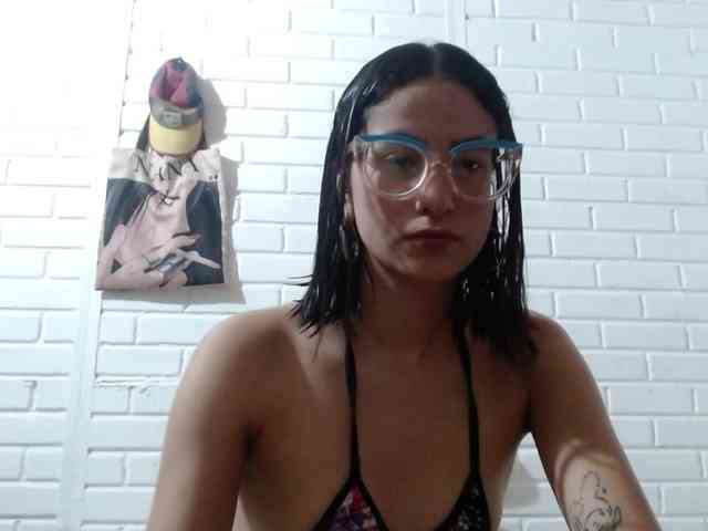 crystalstonee1 webcam