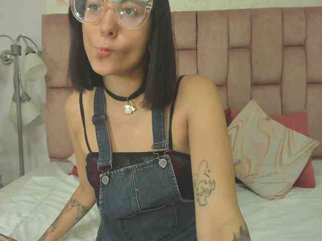 crystalstonee1 webcam