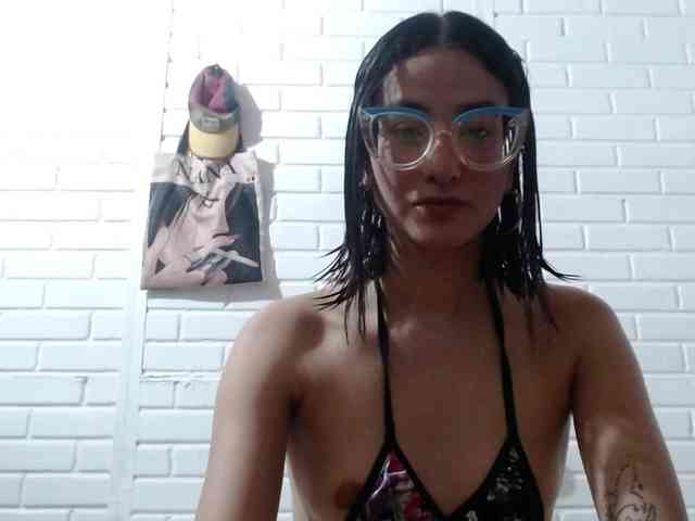 crystalstonee1 webcam