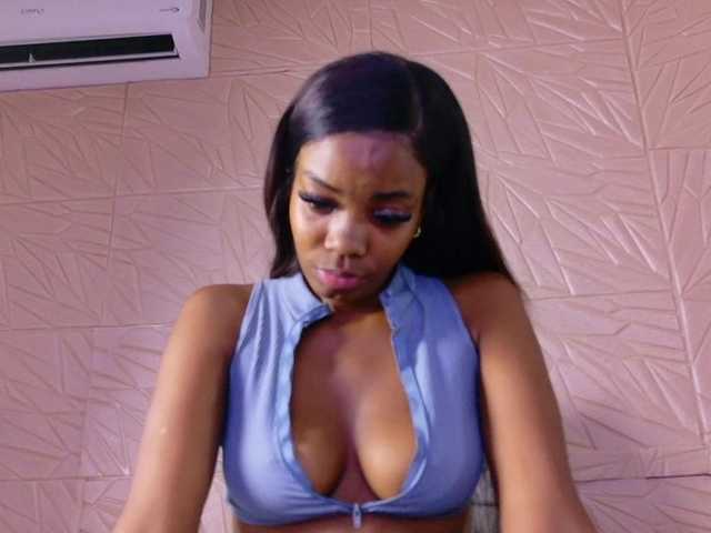 Nina-bae live cam on BongaCams