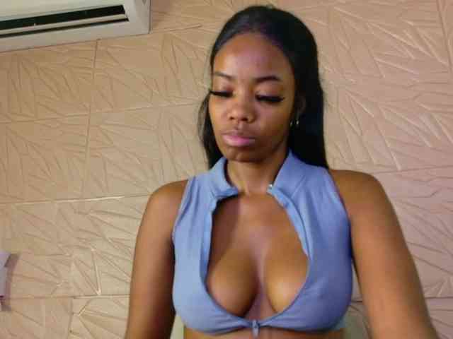 Nina-bae Live Webcam on BongaCams