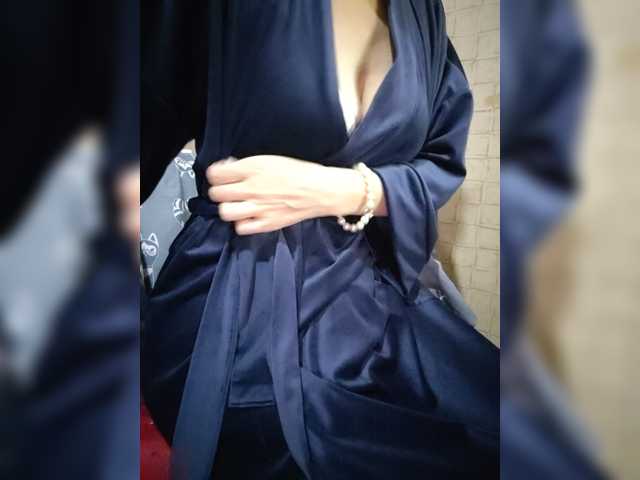 Dina7771 live cam on BongaCams