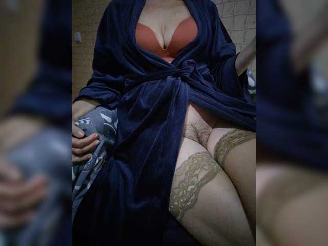 Dina7771 live cam on BongaCams