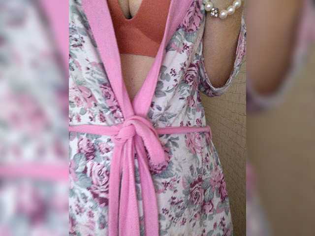 Dina7771 live cam on BongaCams