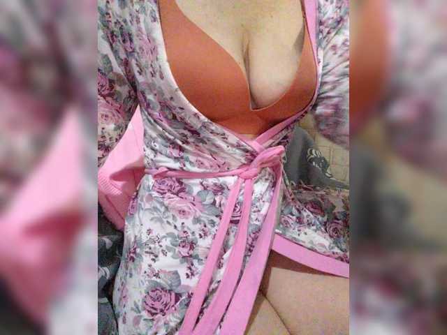 Dina7771 live cam on BongaCams