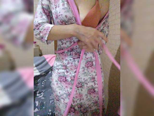Dina7771 live cam on BongaCams