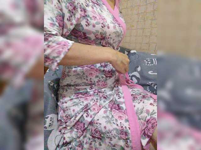 Dina7771, en vivo ahora en BongaCams