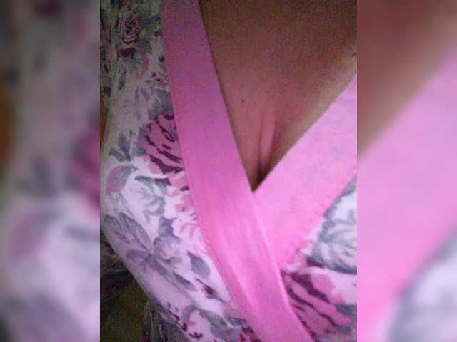 Dina7771 live cam