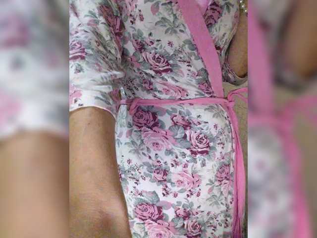 Dina7771, en vivo ahora en BongaCams