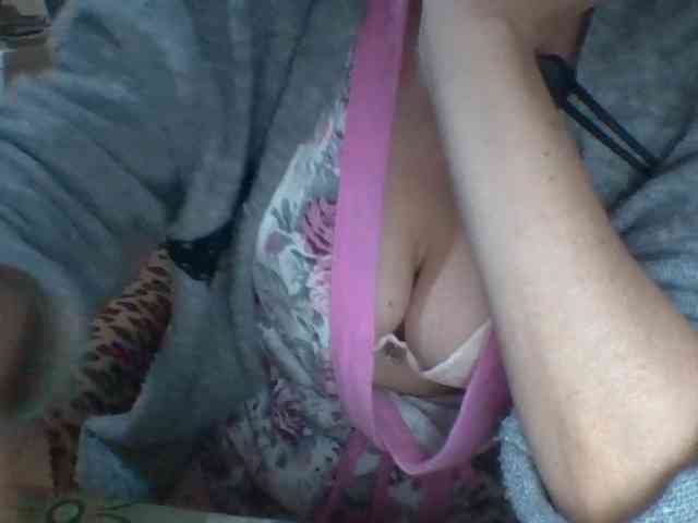 Dina7771 webcam