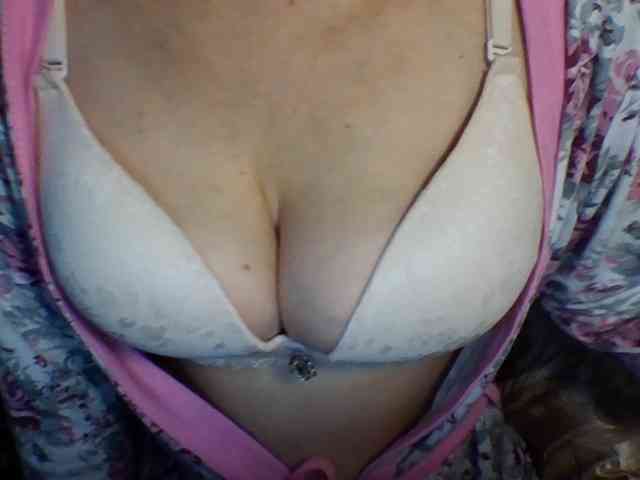 Dina7771 webcam