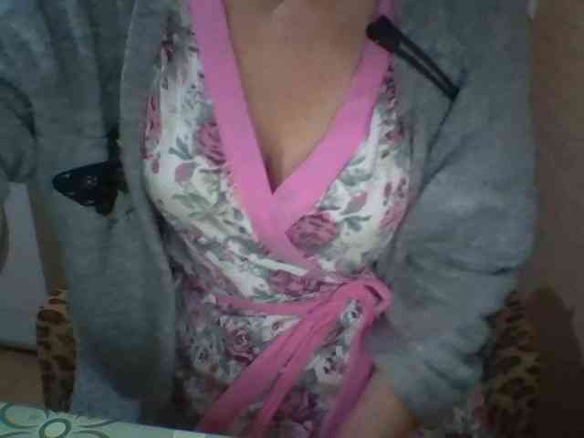 Dina7771 webcam