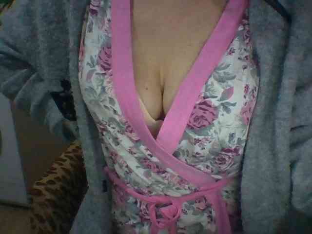 Dina7771 webcam