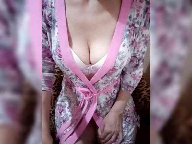 Dina7771 webcam