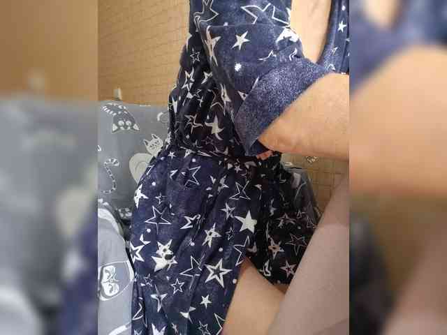 Dina7771 webcam