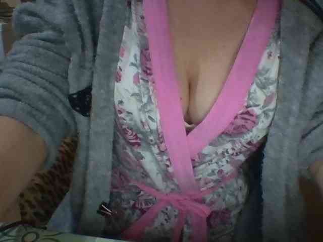 Dina7771 webcam