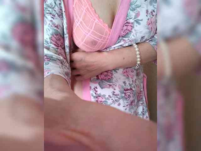 Dina7771 webcam