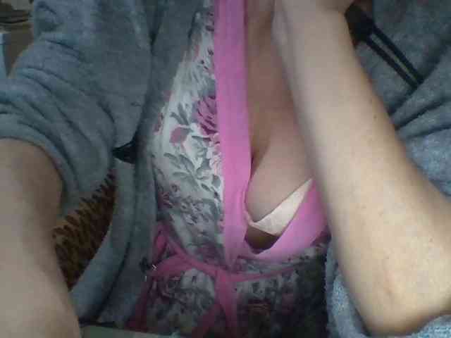 Dina7771 webcam