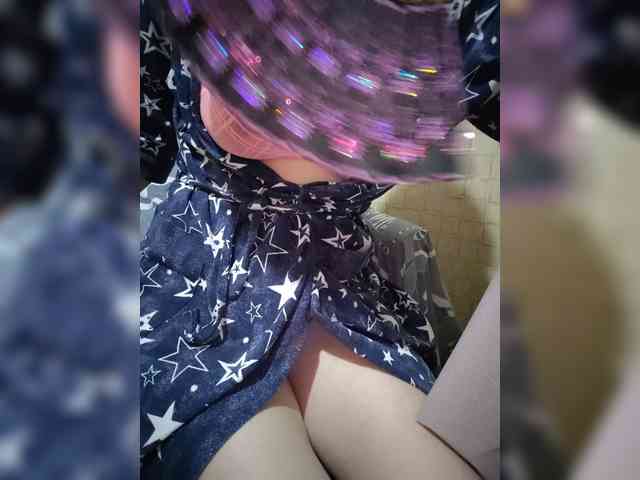 Dina7771 webcam