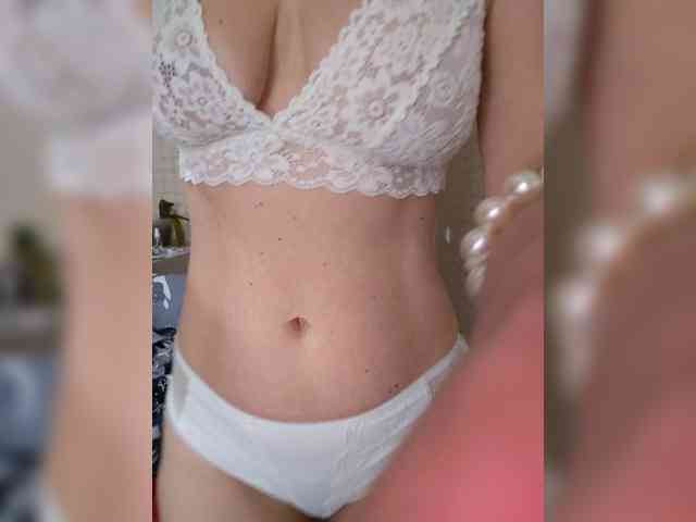 Dina7771 Live Webcam on BongaCams