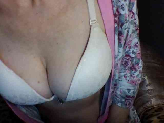Dina7771 webcam