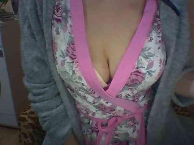 Dina7771 webcam