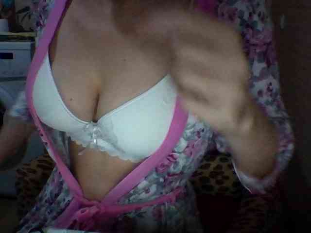 Dina7771 webcam