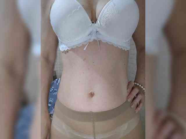 Dina7771 webcam