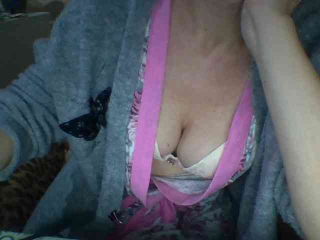 Dina7771 webcam