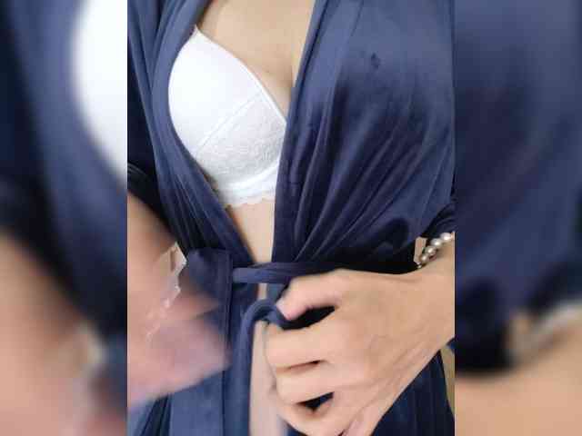 Dina7771 webcam