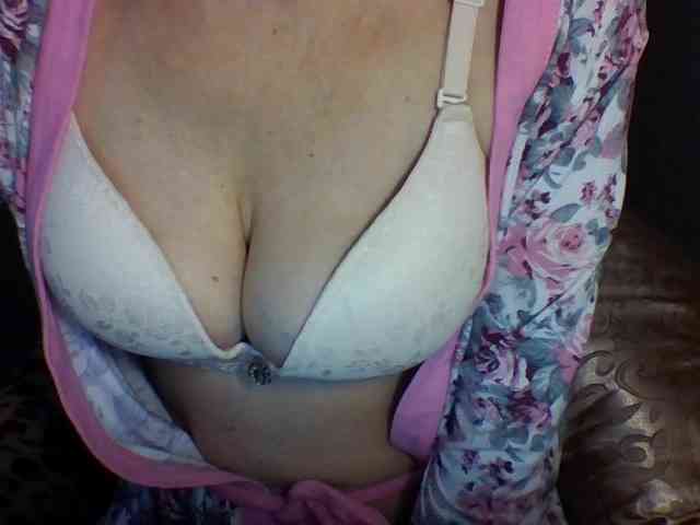 Dina7771 webcam