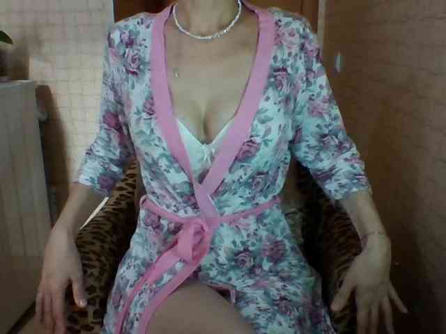 Dina7771 webcam