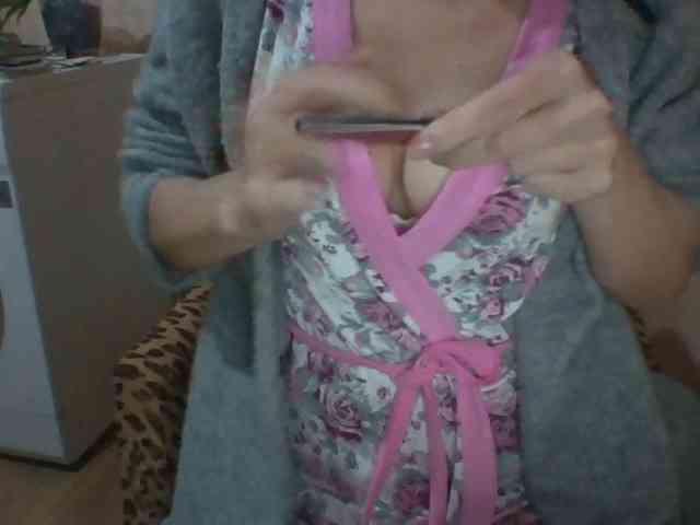 Dina7771 webcam