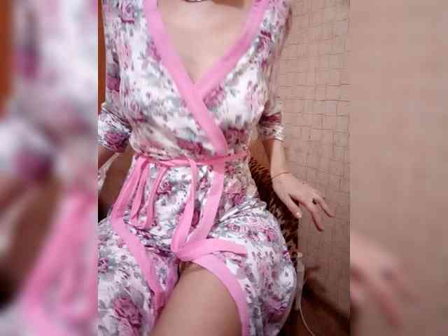 Dina7771 webcam