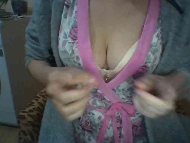 Dina7771 webcam