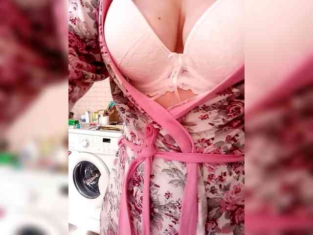 Dina7771 webcam