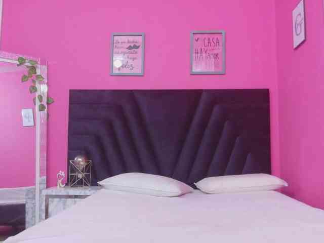 Curvyandthick webcam