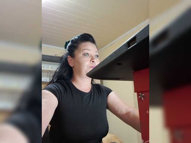 Alliahhot live cam on BongaCams