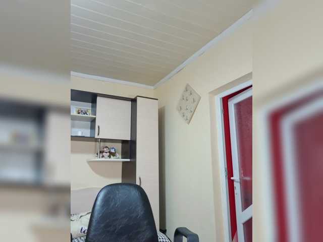 Alliahhot live cam on BongaCams
