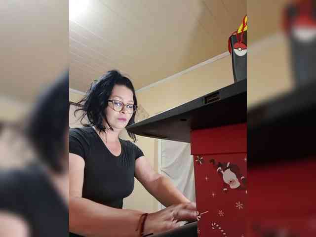 Alliahhot webcam