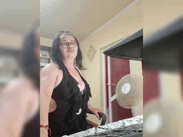 Alliahhot webcam