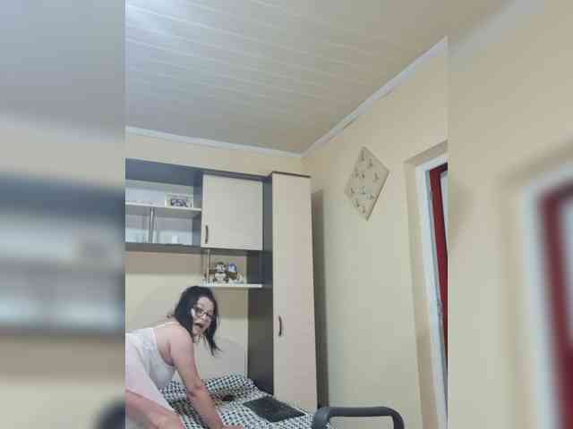 Alliahhot webcam