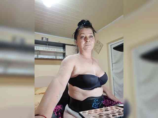 Alliahhot webcam
